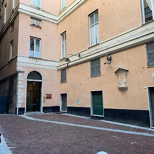 House Pellicceria By World Genova