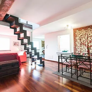 Sunflower With Private Terrace And Lift Apartment